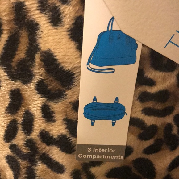 Time and Tru Leopard Print Women's Bag With 3 Interior Compartments And Twillie - Picture 2 of 6